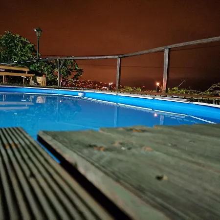 Quarto em Acomodações Particulares Vista Mar Câmara de Lobos